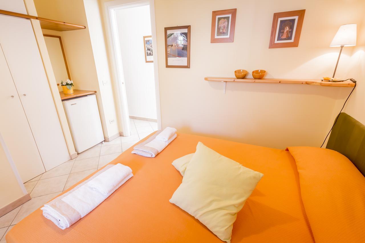 アレーツィオ Mandarinoarancio Bed & Breakfast エクステリア 写真