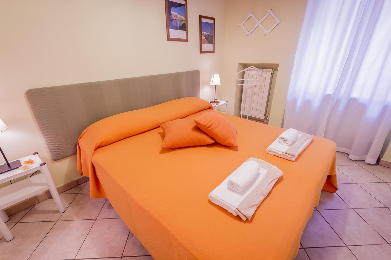 アレーツィオ Mandarinoarancio Bed & Breakfast エクステリア 写真